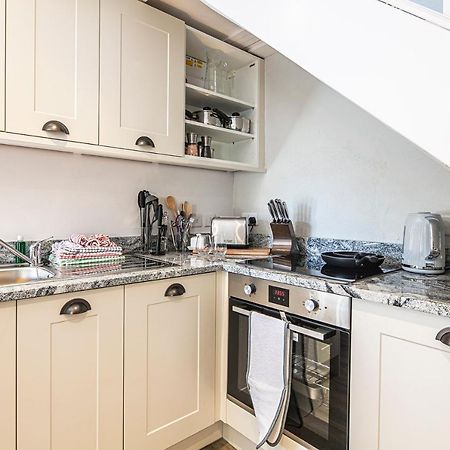 The Artists Loft - A Superb Cottage Sensitively Converted From A Grade II Listed 17Th Century Building Bakewell Exteriér fotografie