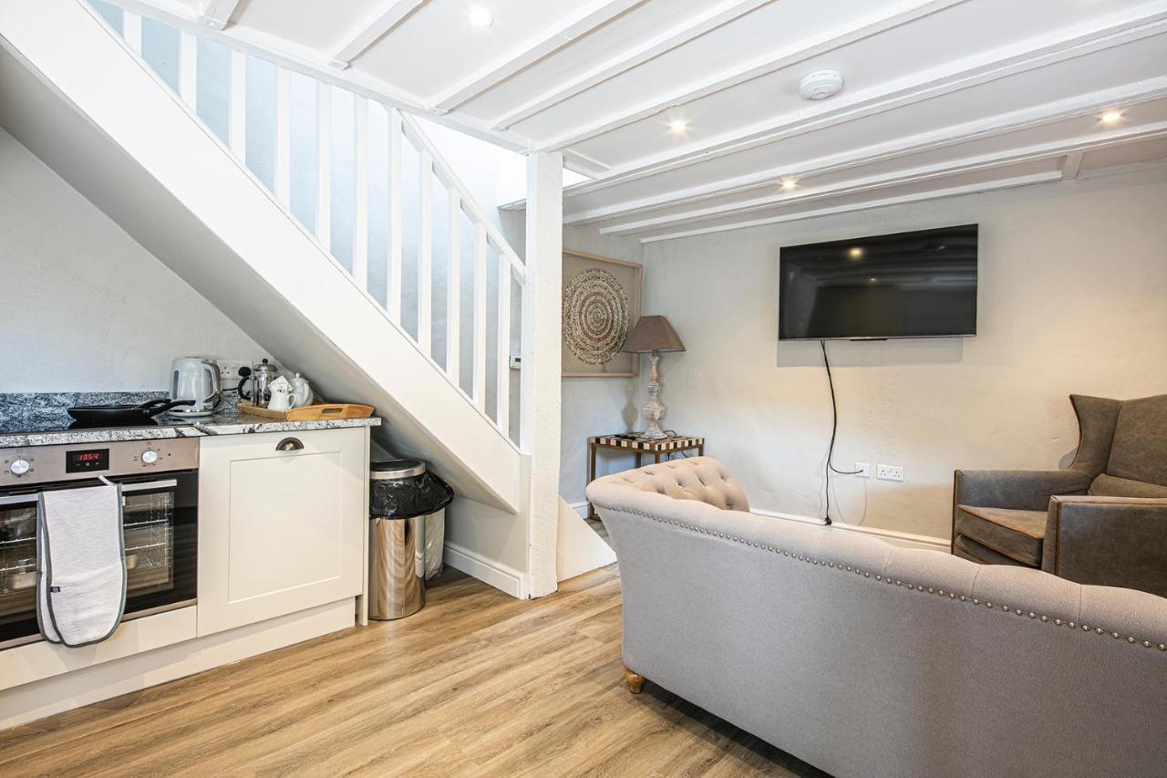 The Artists Loft - A Superb Cottage Sensitively Converted From A Grade II Listed 17Th Century Building Bakewell Exteriér fotografie