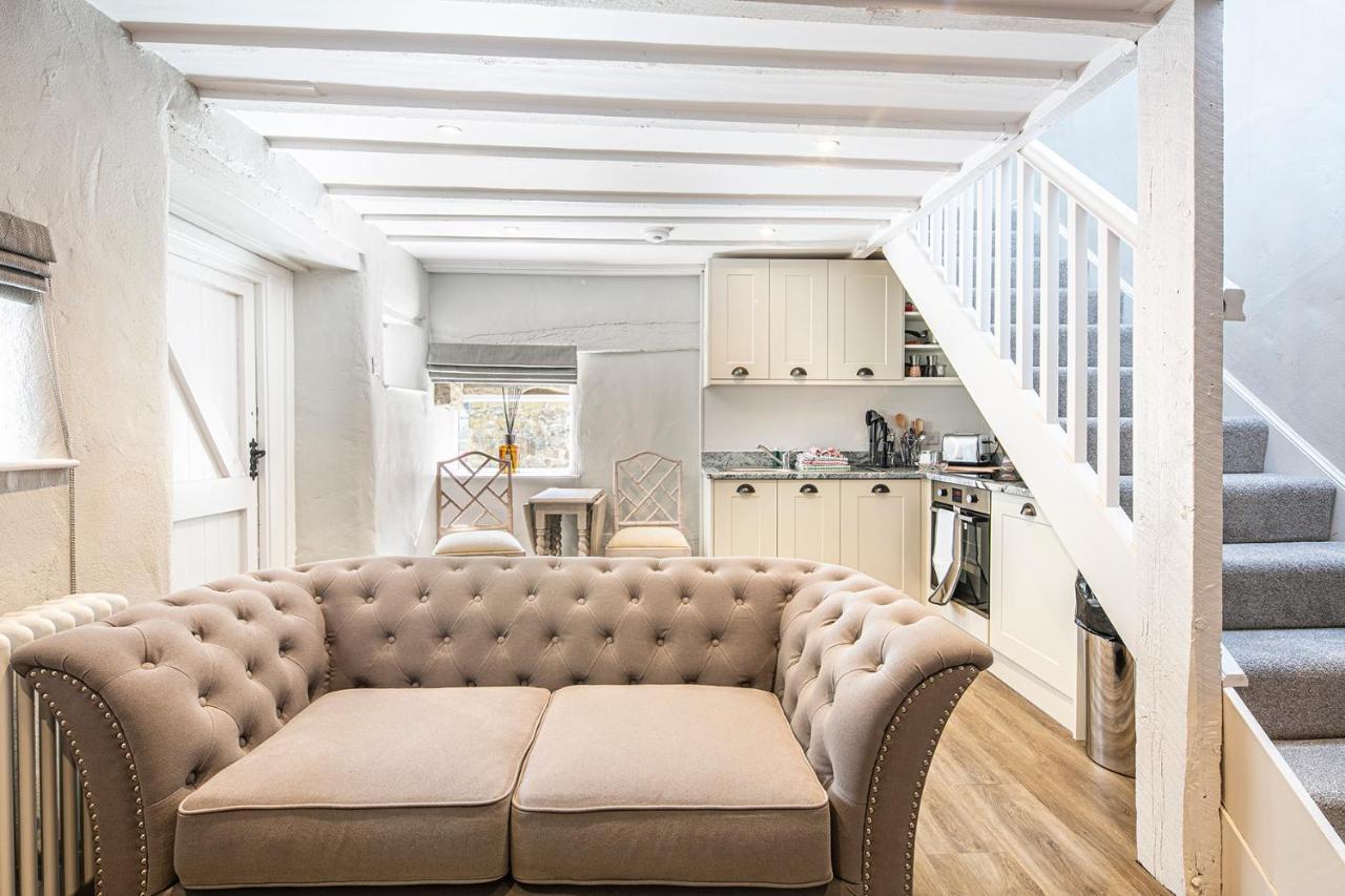 The Artists Loft - A Superb Cottage Sensitively Converted From A Grade II Listed 17Th Century Building Bakewell Exteriér fotografie